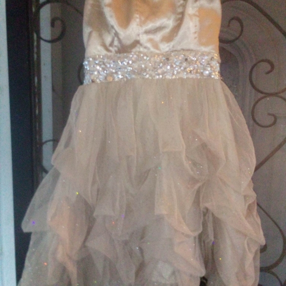 Gold fancy dress - Picture 3 of 3